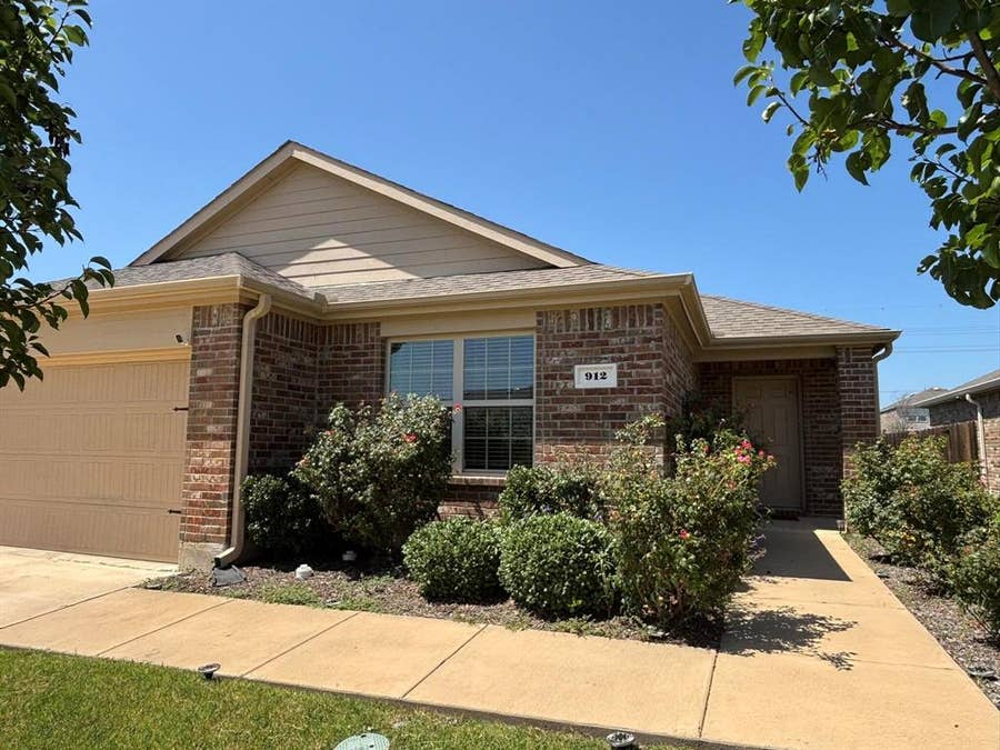 Property photo for 912 Platinum Drive, Princeton, TX