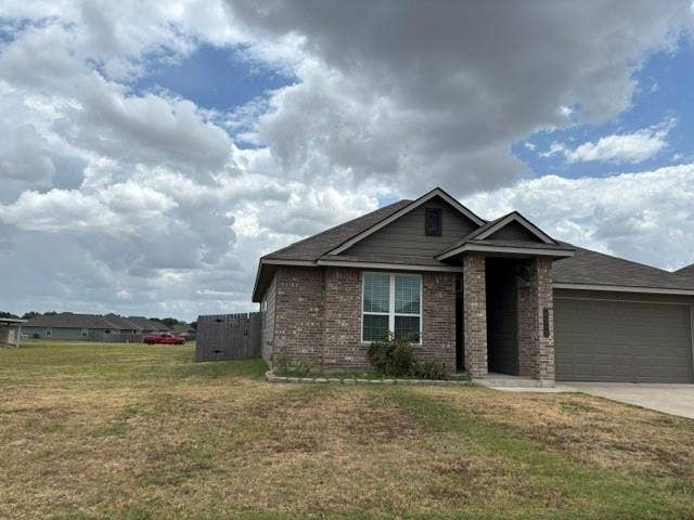 4053 Centerfire Road, Waco, TX 76705 Spacious green belt at the corner for additional privacy