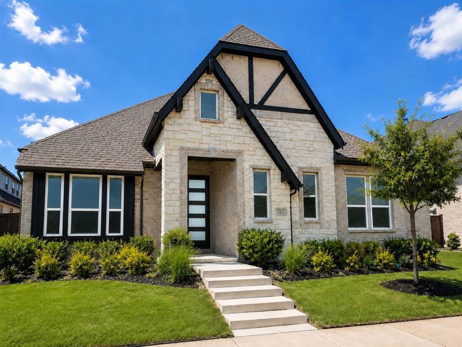 Property photo for 1811 Lande Street, Farmers Branch, TX