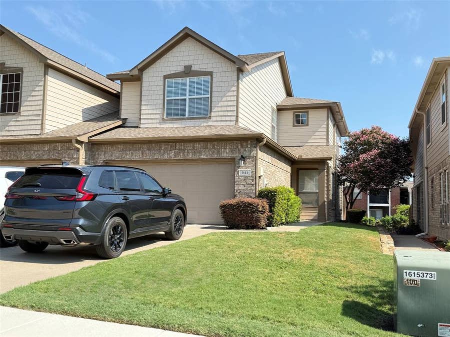 Property photo for 941 Englewood Lane, Plano, TX