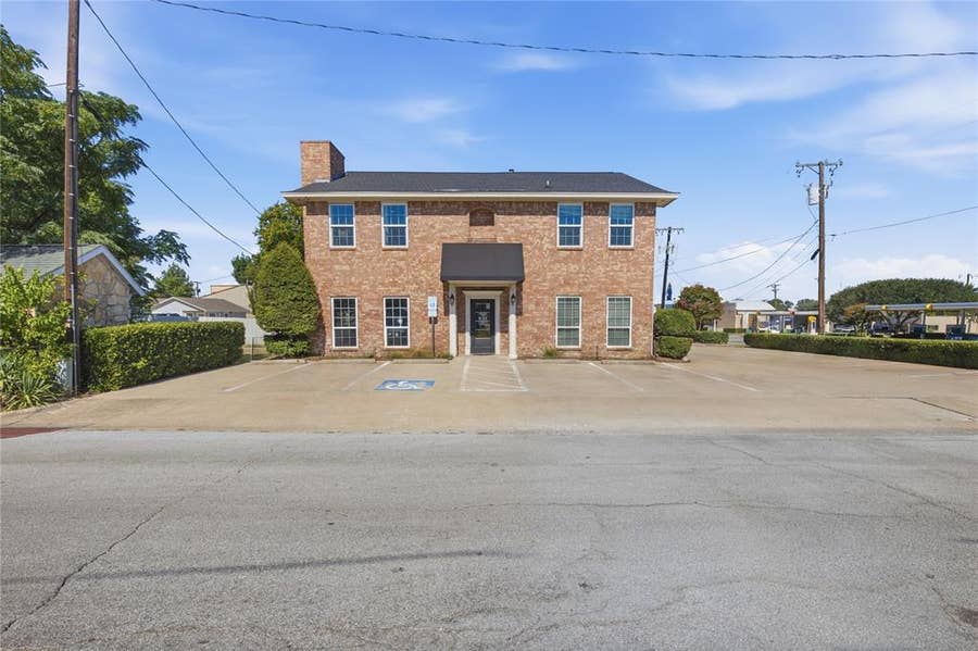 Property photo for 110 S BARTON Street, Grapevine, TX