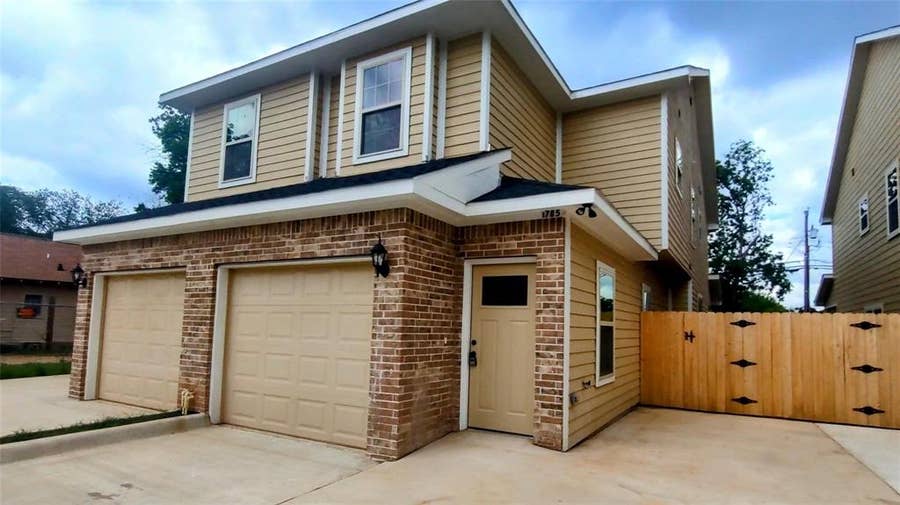 Property photo for 1705 Ash Crescent Street, Fort Worth, TX