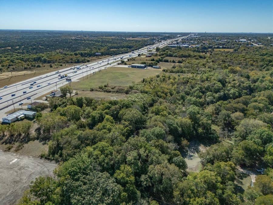 Property photo for 121 Little John Drive, DeSoto, TX