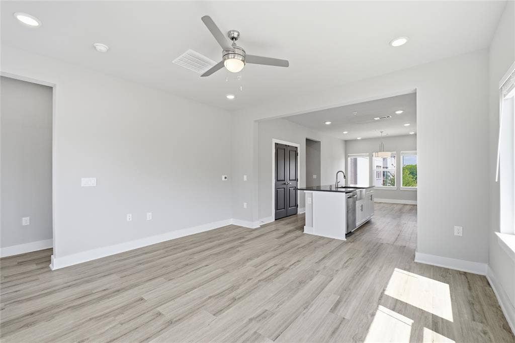 3369 Wynwood Drive, Plano, TX 75074 3369 Wynwood Drive, Plano, TX 75074