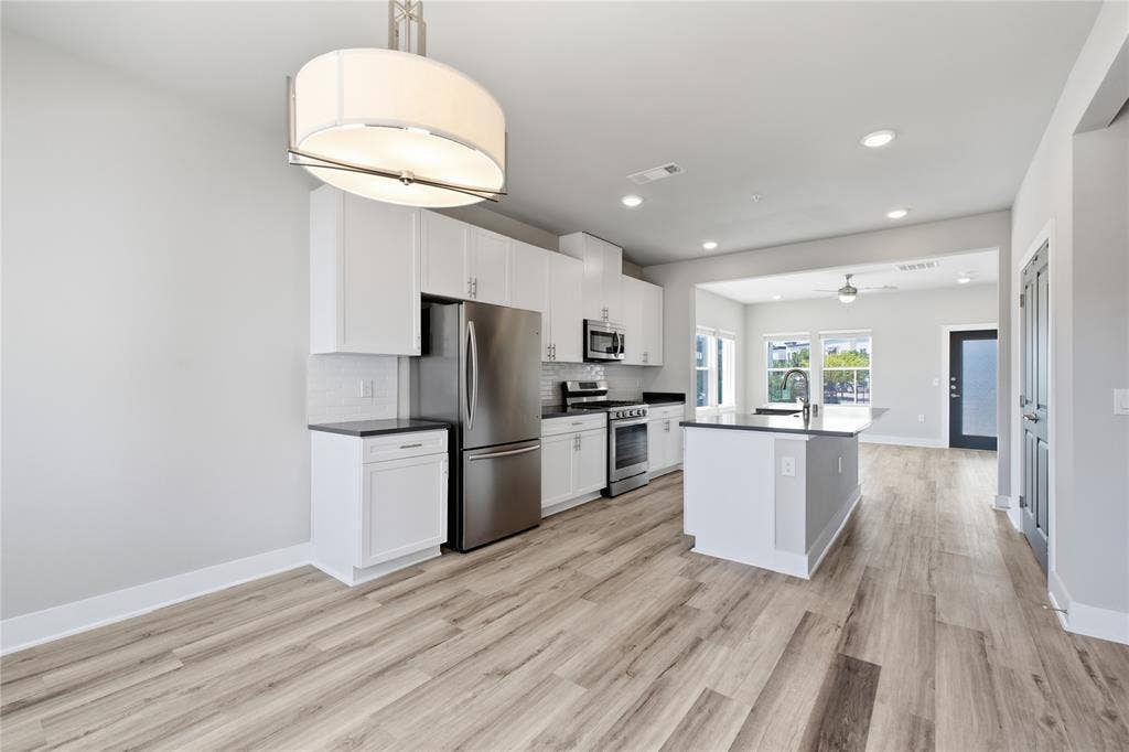 3369 Wynwood Drive, Plano, TX 75074 3369 Wynwood Drive, Plano, TX 75074