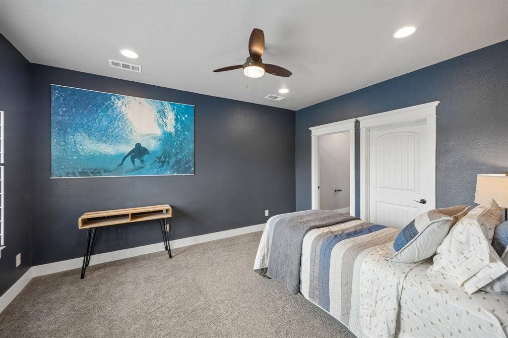 12961 County Road 574, Farmersville, TX 75442 Flex bonus room up currently being used as an additional bedroom w/ 1/2 bath and an enormous walk in closet.