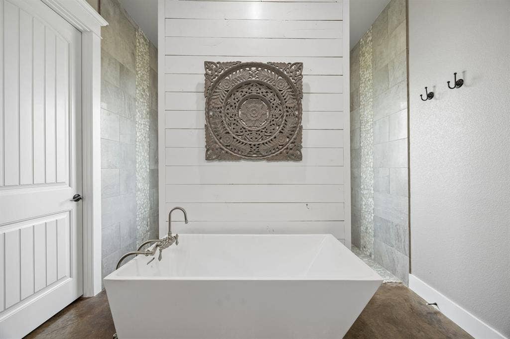 12961 County Road 574, Farmersville, TX 75442 Beautiful soaking tub highlights the oversized master shower with duel entry and duel shower heads