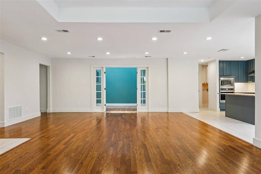 14815 Surveyor Boulevard, Addison, TX 75001 14815 Surveyor Boulevard, Addison, TX 75001