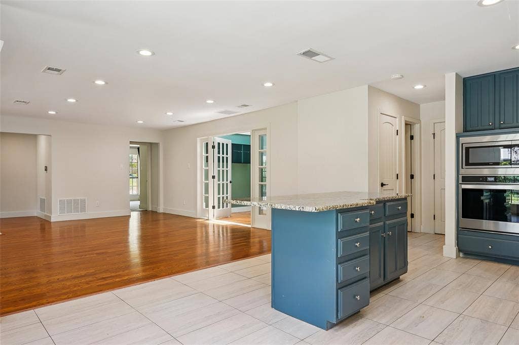 14815 Surveyor Boulevard, Addison, TX 75001 14815 Surveyor Boulevard, Addison, TX 75001