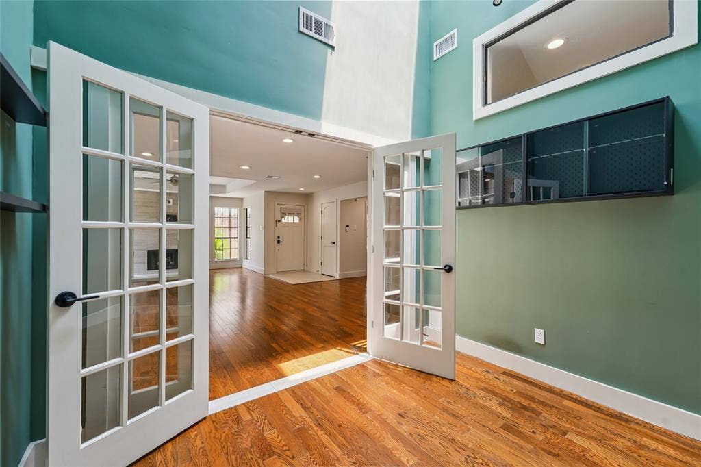 14815 Surveyor Boulevard, Addison, TX 75001 14815 Surveyor Boulevard, Addison, TX 75001