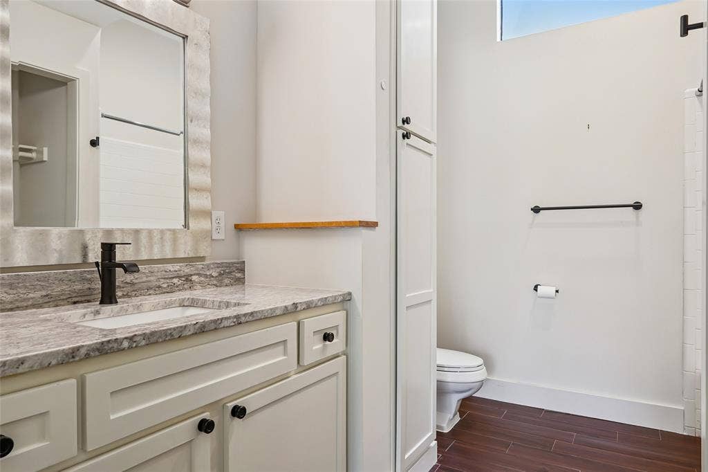 14815 Surveyor Boulevard, Addison, TX 75001 14815 Surveyor Boulevard, Addison, TX 75001
