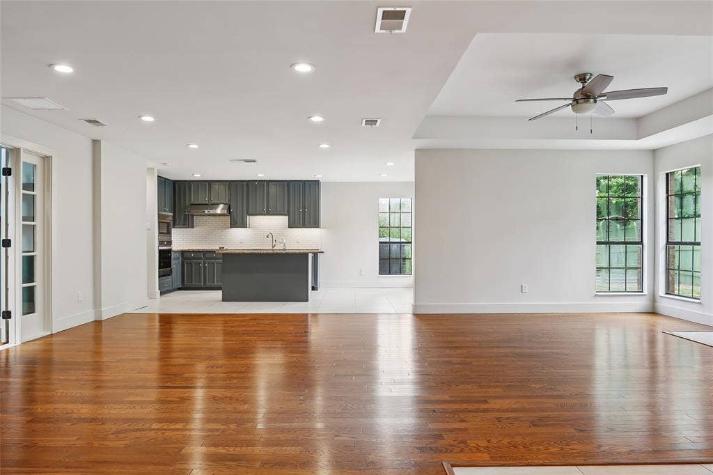14815 Surveyor Boulevard, Addison, TX 75001 14815 Surveyor Boulevard, Addison, TX 75001