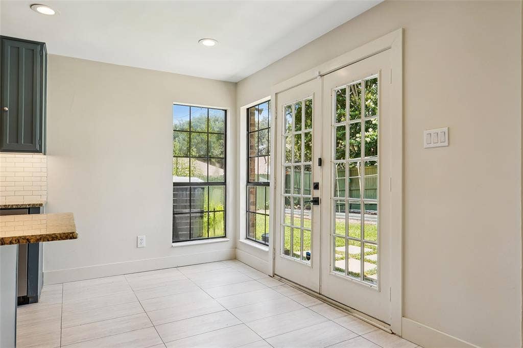 14815 Surveyor Boulevard, Addison, TX 75001 14815 Surveyor Boulevard, Addison, TX 75001