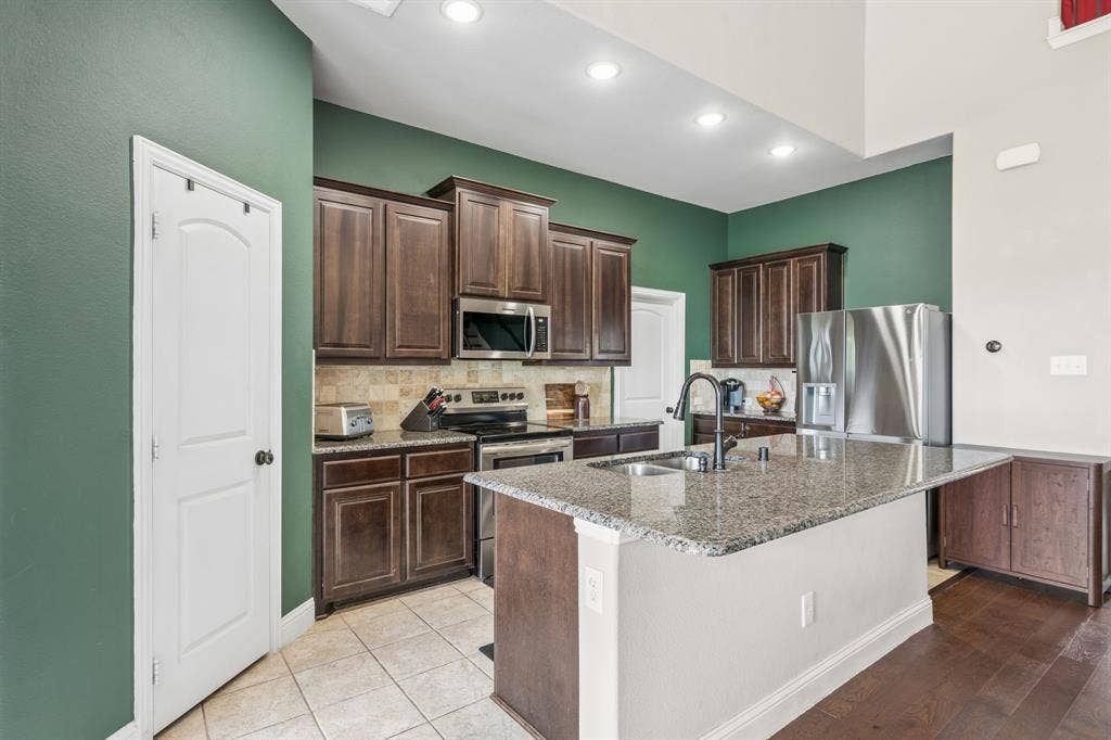 127 Hillcrest Way, Crandall, TX 75114