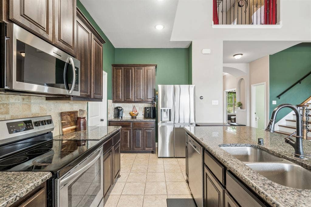 127 Hillcrest Way, Crandall, TX 75114