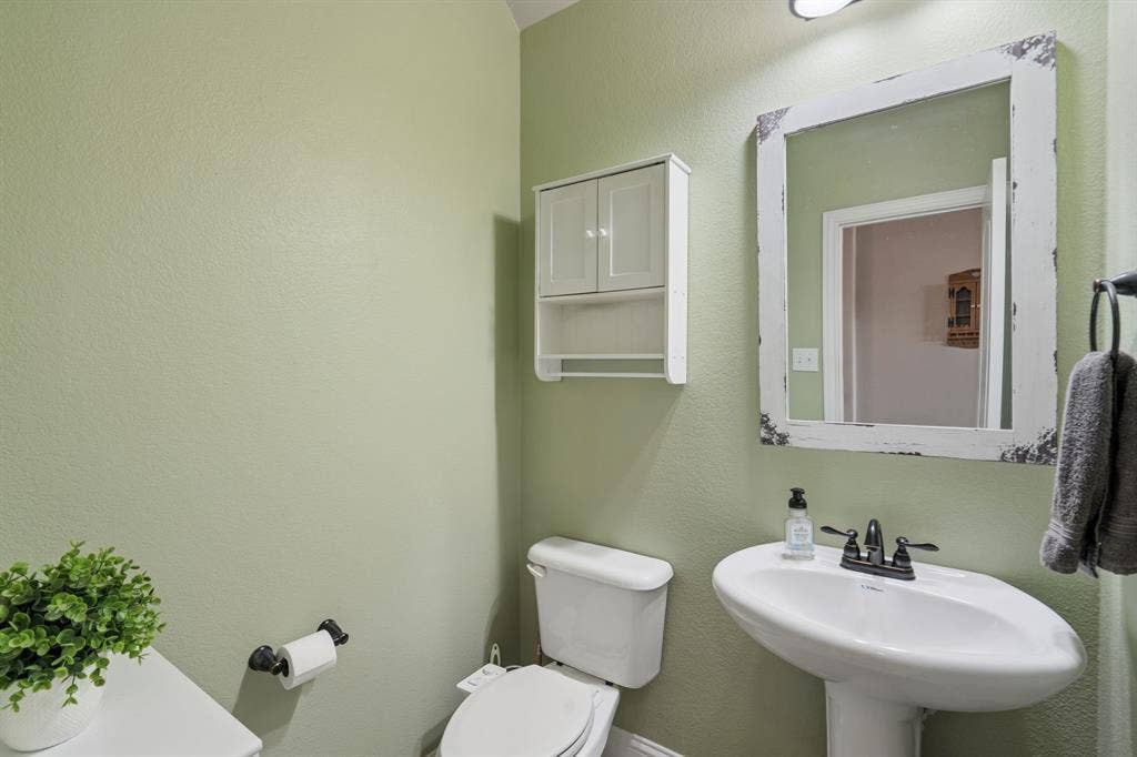 127 Hillcrest Way, Crandall, TX 75114