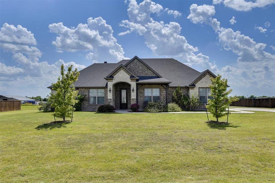 Property photo for 201 Evening Fire Drive, Waxahachie, TX