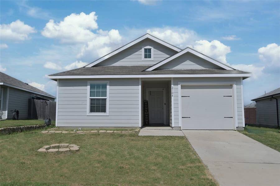Property photo for 2104 Mackinac Lane, Crandall, TX
