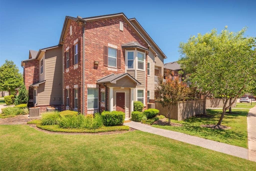 12101 Dessau Road, #1307, Austin, TX 78754 Enjoy up to 6 WEEKS FREE on all Floor plans + WIN RENT FOR ONE YEAR