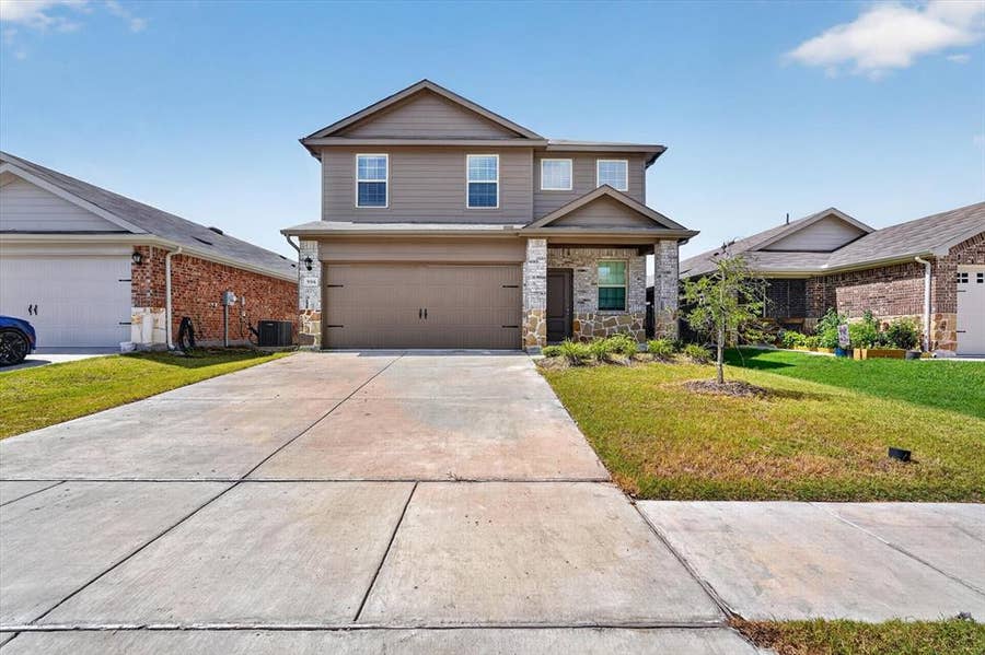 Property photo for 906 Shear Drive, Royse City, TX