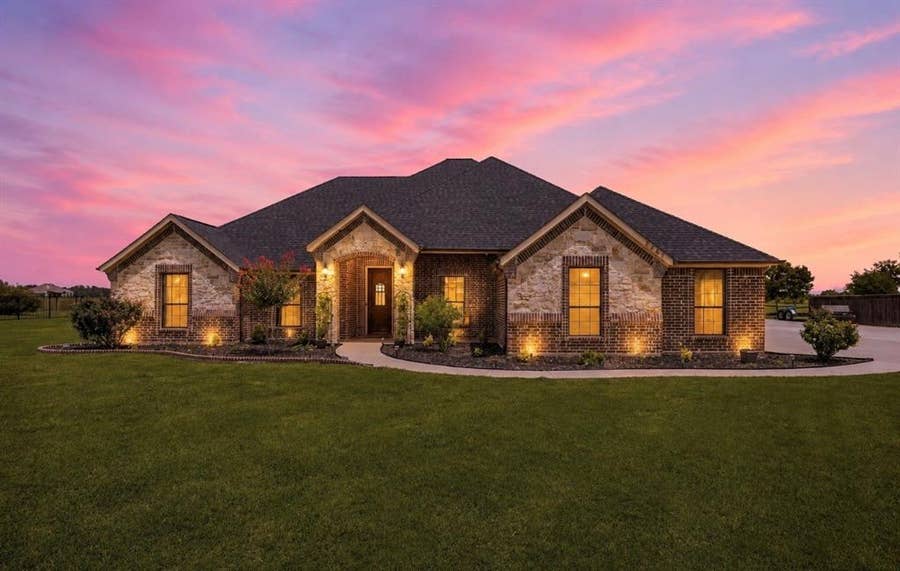 Property photo for 2447 County Road 2710, Caddo Mills, TX