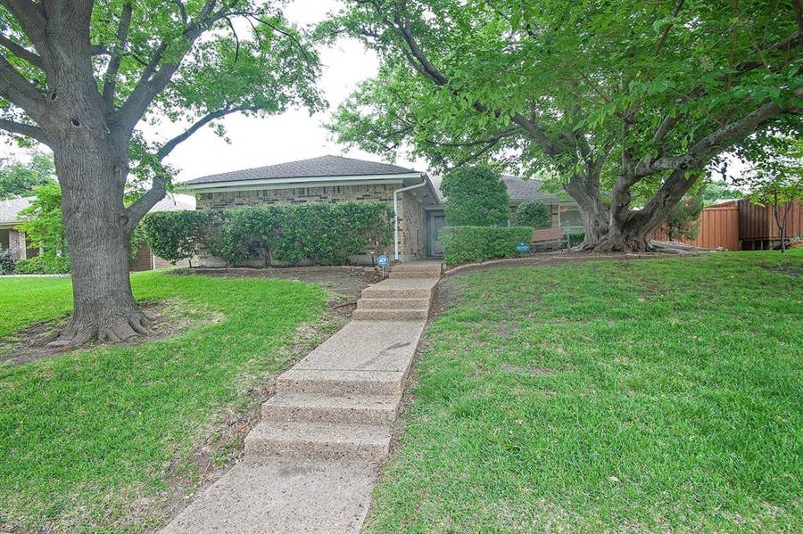 Property photo for 1912 Knob Hill Drive, Plano, TX