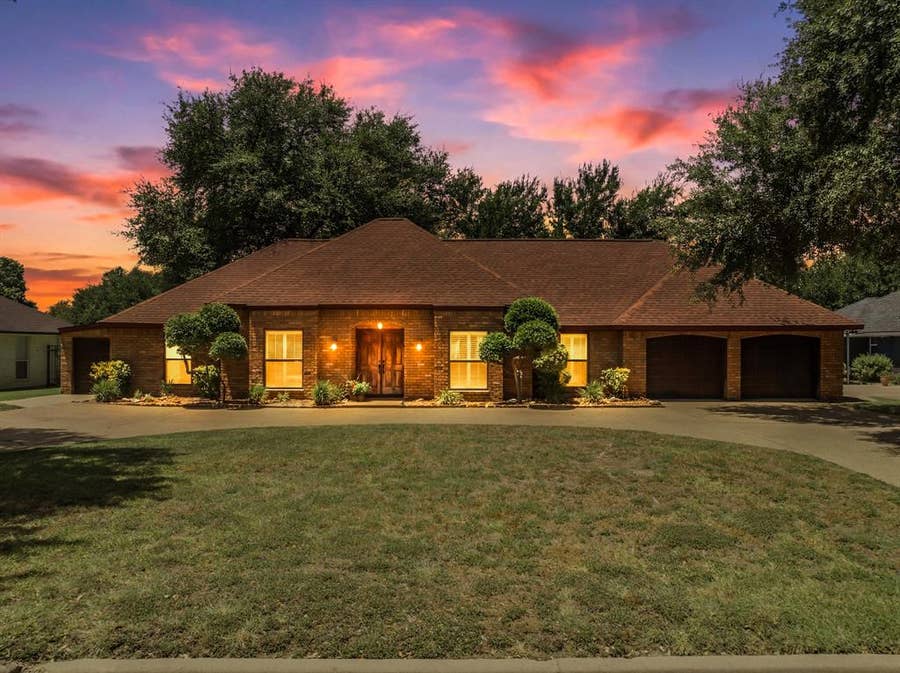 Property photo for 9208 Country Lake Drive, Waco, TX