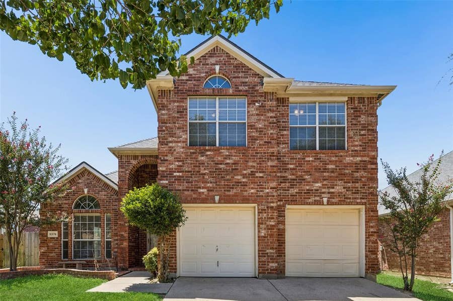 Property photo for 5376 Lake Chelen Drive, Fort Worth, TX