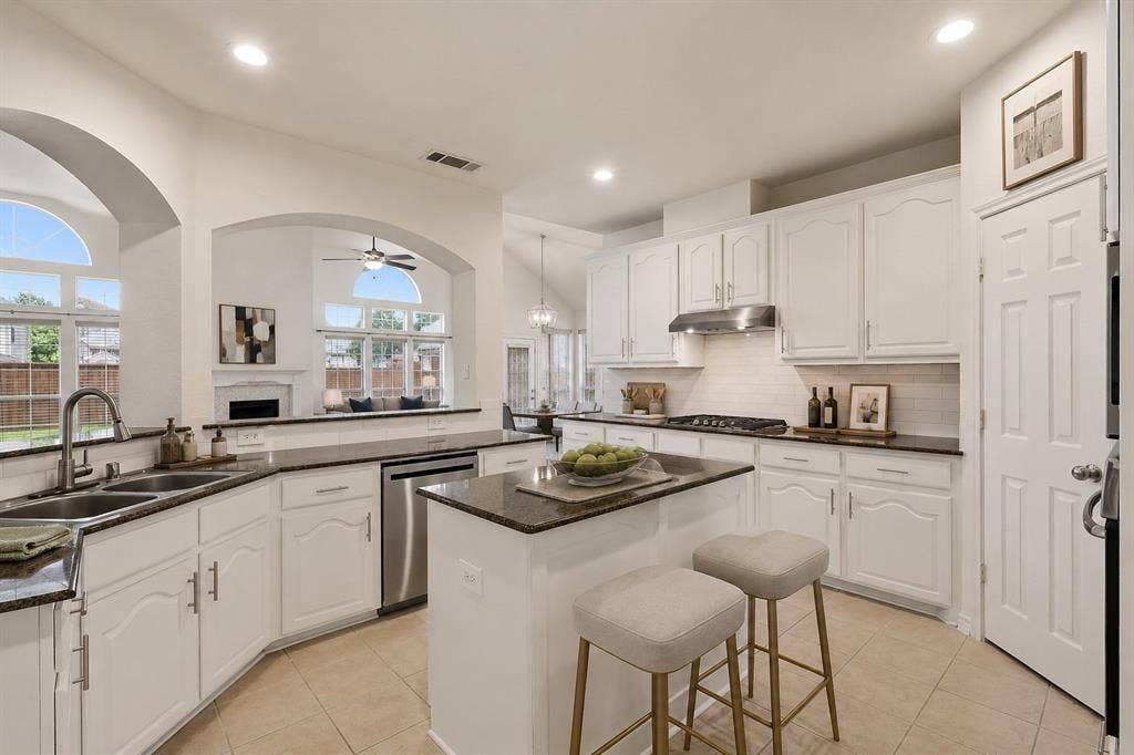 639 Silver Ridge Drive, Murphy, TX 75094 639 Silver Ridge Drive, Murphy, TX 75094