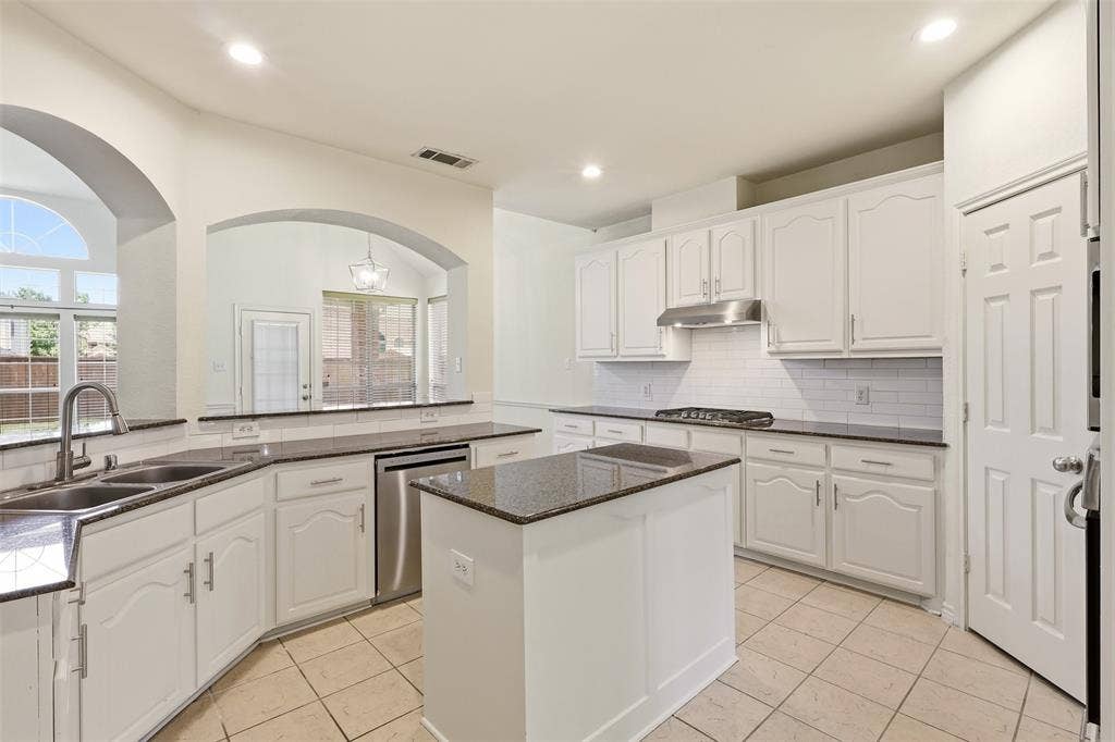 639 Silver Ridge Drive, Murphy, TX 75094 639 Silver Ridge Drive, Murphy, TX 75094