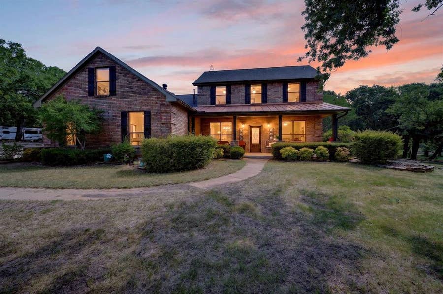 Property photo for 2197 Meadow Way, Terrell, TX