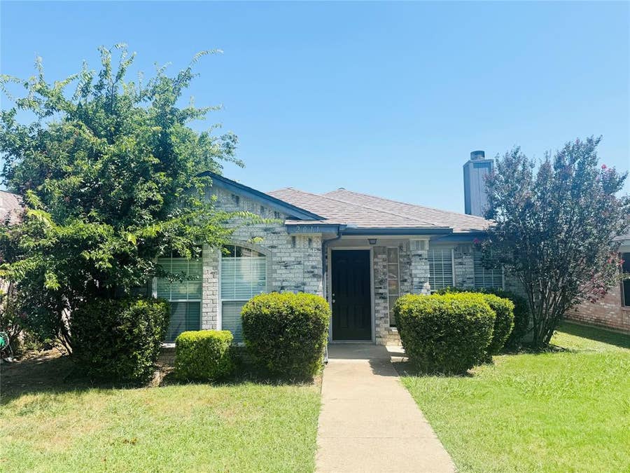 Property photo for 2011 Picadilly Boulevard, Mesquite, TX