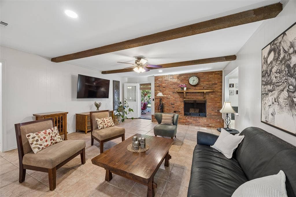 2104 Westlake Drive, Plano, TX 75075 2104 Westlake Drive, Plano, TX 75075