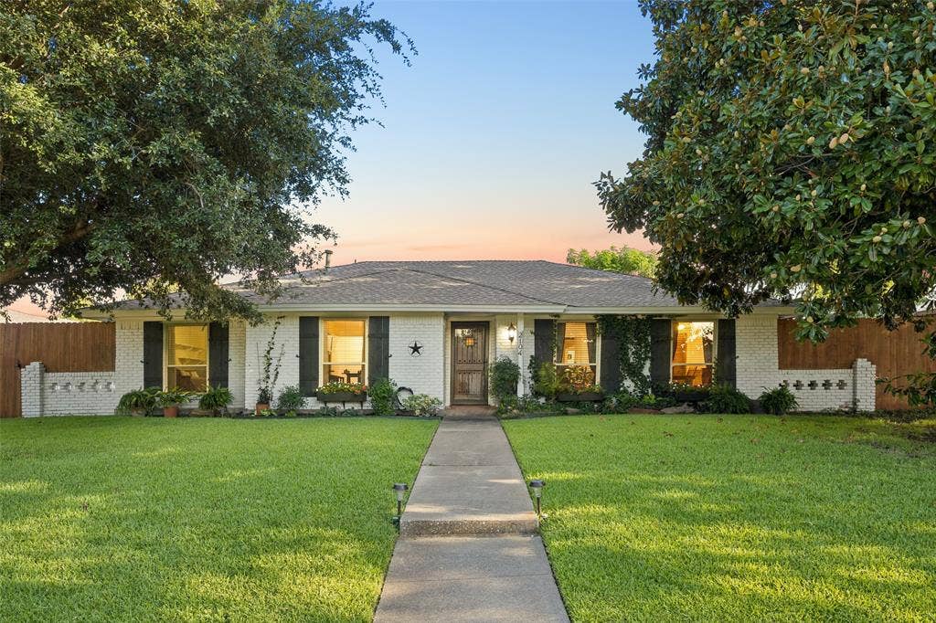 2104 Westlake Drive, Plano, TX 75075 Welcome Home!