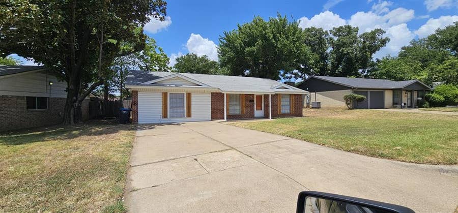 Property photo for 7205 Merry Lane, Fort Worth, TX