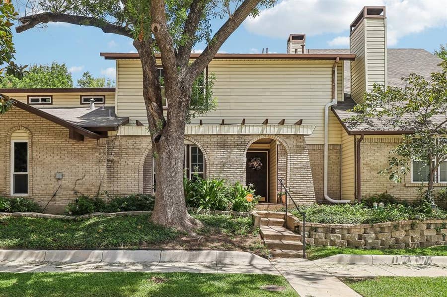 Property photo for 2059 Embassy Way, Carrollton, TX