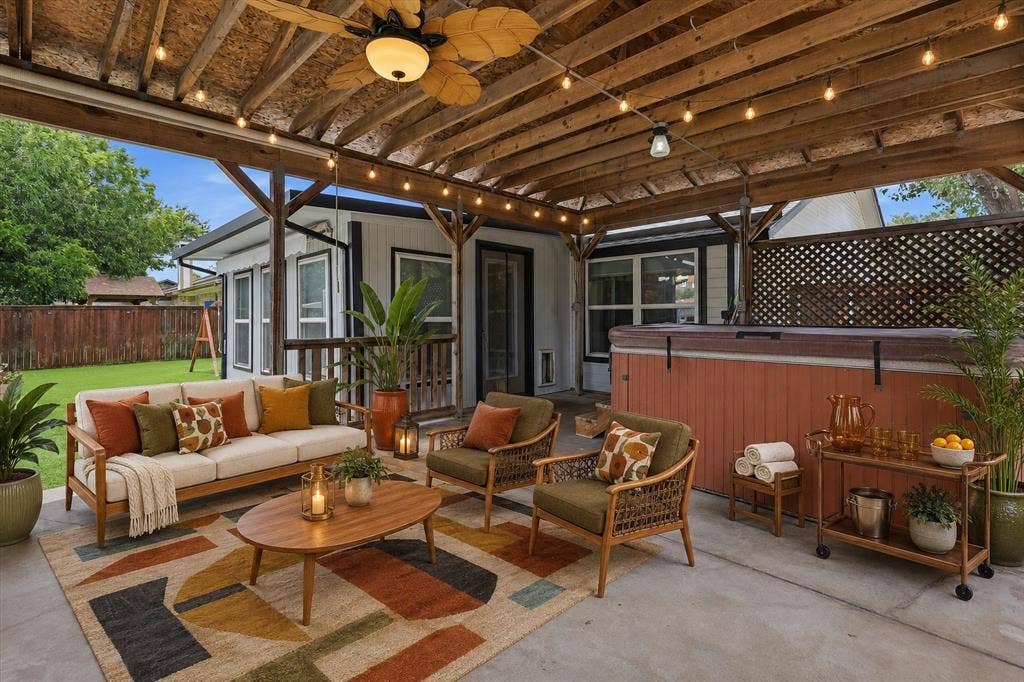 6572 Ridglea Drive, Watauga, TX 76148 Virtually Staged