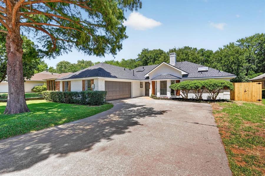 Property photo for 3913 Scott Drive, Rowlett, TX