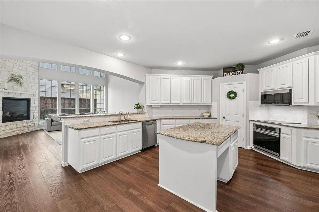 4309 Palmer Drive, Mansfield, TX 76063 4309 Palmer Drive, Mansfield, TX 76063