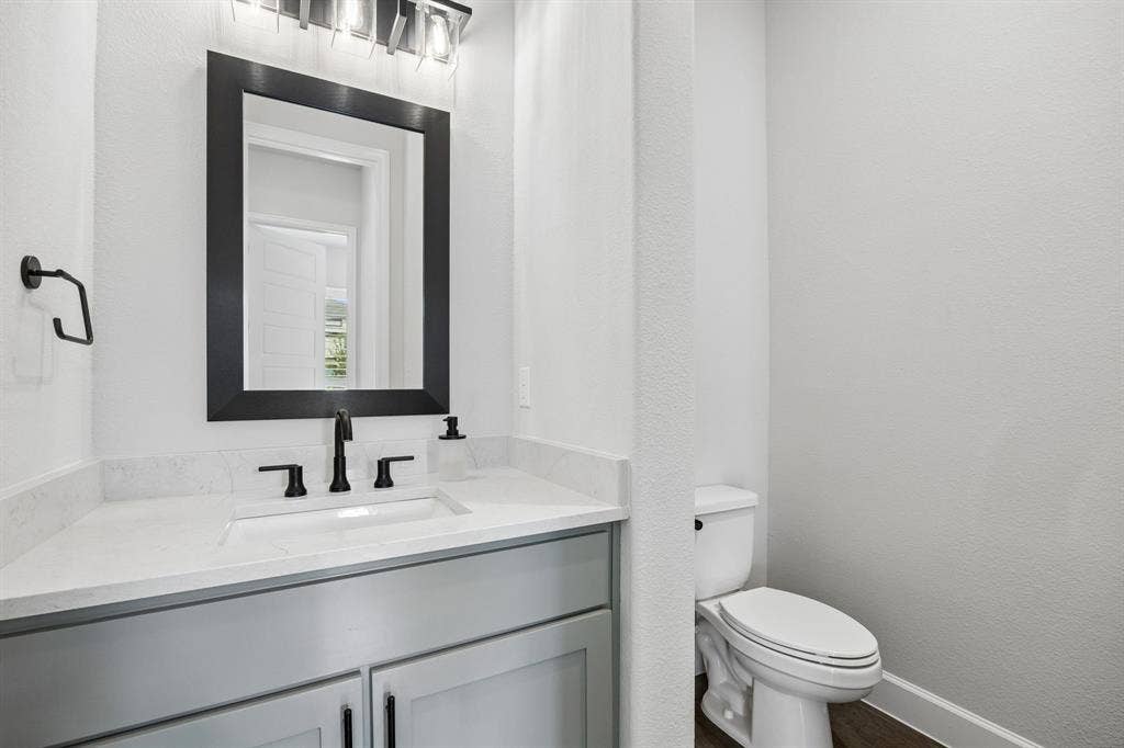 2609 Sibley Drive, Midlothian, TX 76065 Powder Room