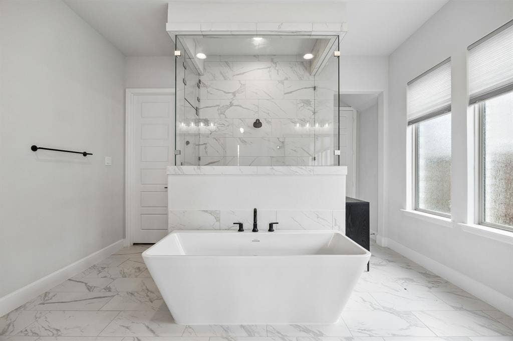 2609 Sibley Drive, Midlothian, TX 76065 Primary Ensuite Bath