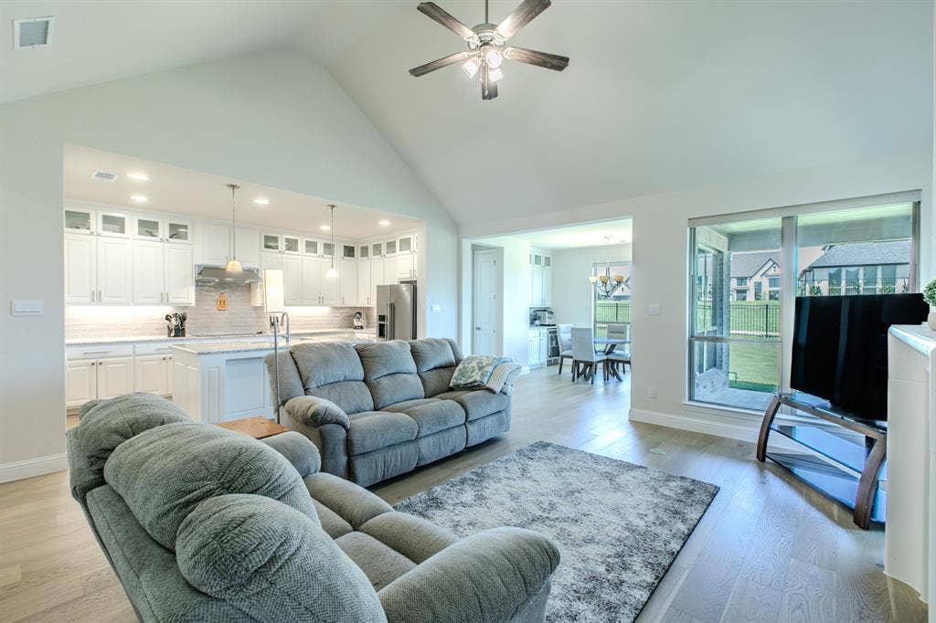 4406 Timberdrift Street, Midlothian, TX 76065 4406 Timberdrift Street, Midlothian, TX 76065
