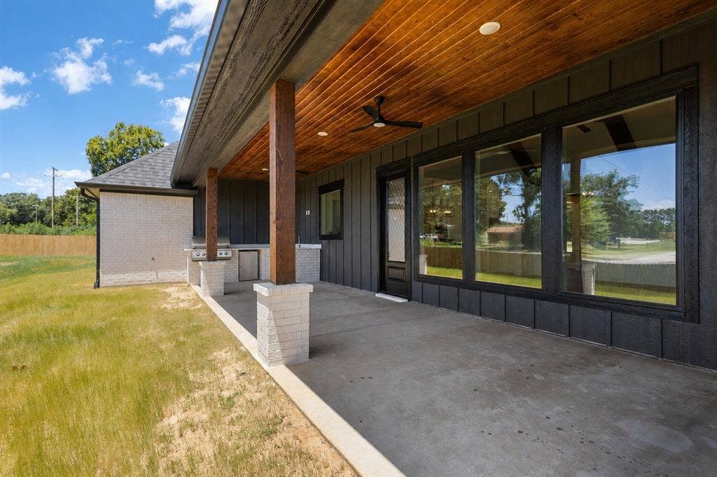17402 Woodcrest Circle, Lindale, TX 75771 17402 Woodcrest Circle, Lindale, TX 75771