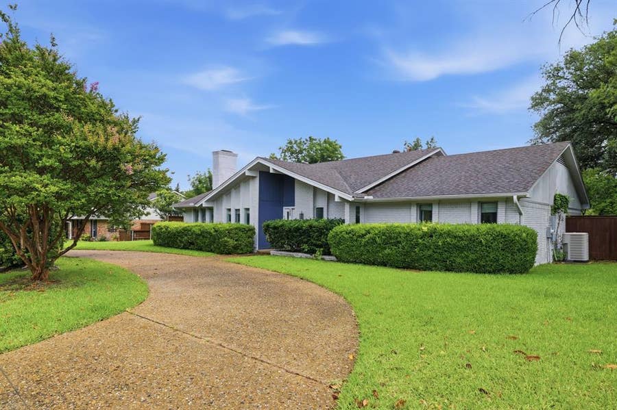 Property photo for 6908 Heatherknoll Drive, Dallas, TX
