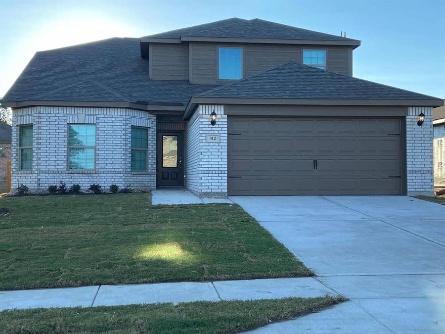 Property photo for 312 Golden Sands Lane, Princeton, TX