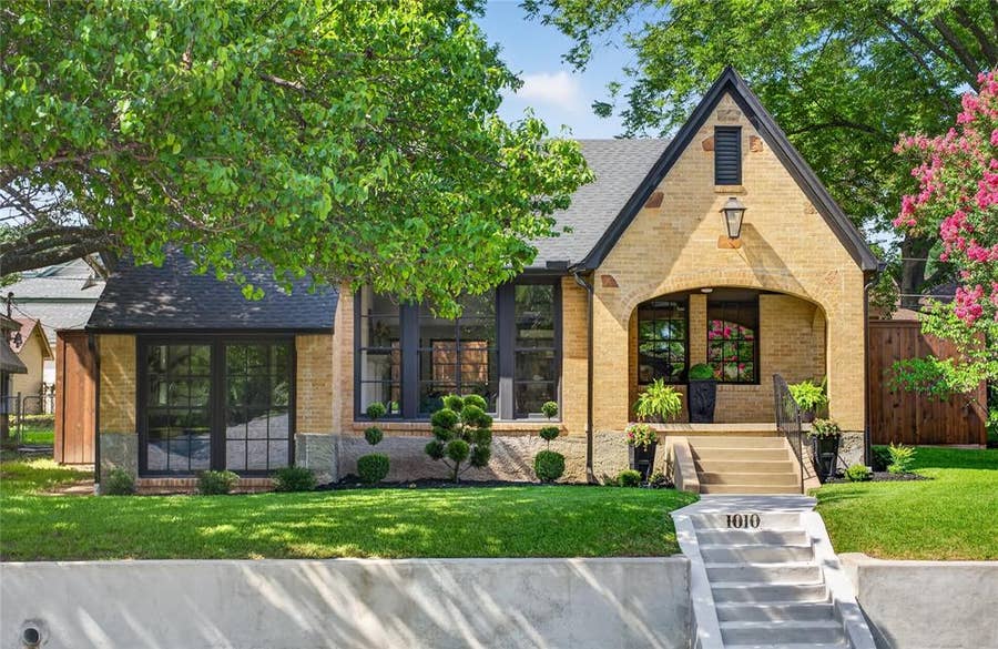 Property photo for 1010 Valencia Street, Dallas, TX