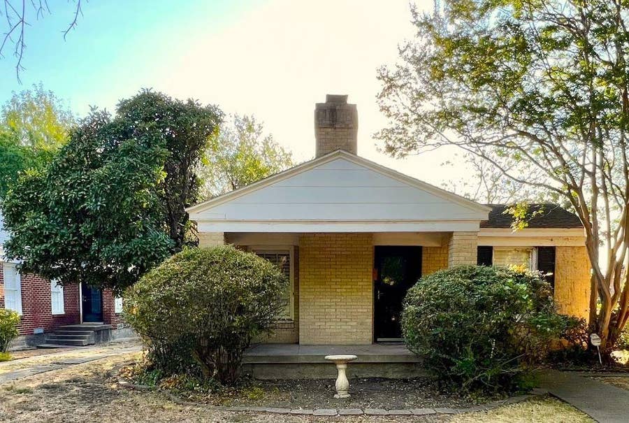 Property photo for 1510 S Montreal Avenue S, Dallas, TX