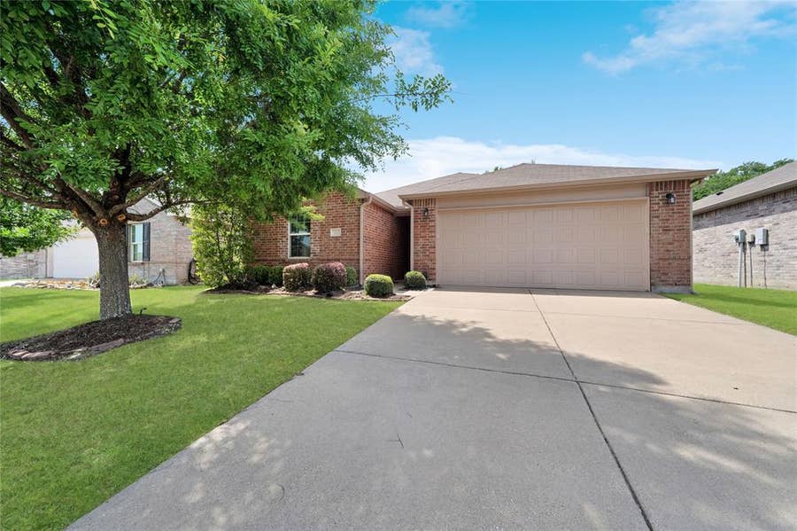 Property photo for 111 Tanglewood Drive, Fate, TX