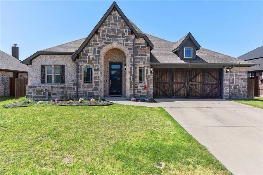 Property photo for 648 Sirius Lane, Waxahachie, TX