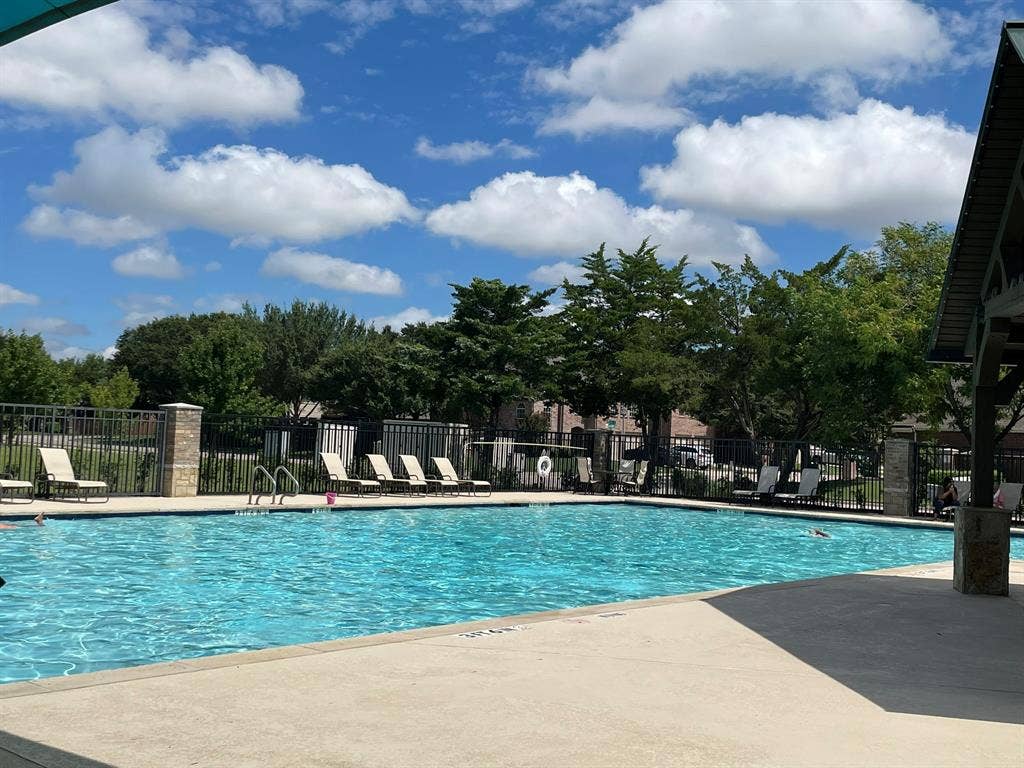 2113 Reston Drive, McKinney, TX 75072 Heights of Westridge Community Pool 2